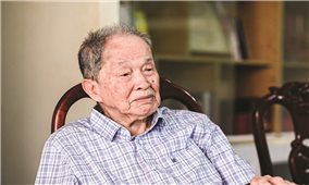 Ký ức về mùa Thu lịch sử trong trí nhớ của nhà tình báo huyền thoại