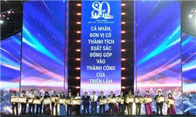 Bộ Dân tộc và Tôn giáo được tặng Bằng khen của Thủ tướng Chính phủ và đạt giải thưởng “Không gian trưng bày tiêu biểu”