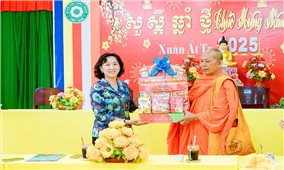 An Giang: Lãnh đạo tỉnh thăm, chúc mừng Lễ Sene Dolta năm 2025