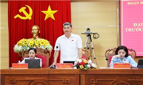 Thứ trưởng Y Vinh Tơr tiếp xúc cử tri tại Đắk Lắk