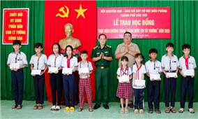 Trao 200 suất học bổng cho học sinh khu vực biên giới biển TP. Cần Thơ