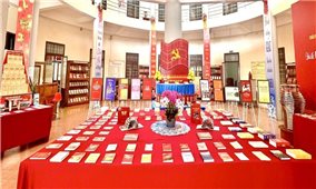 Quảng Ngãi trưng bày gần 2.000 ấn phẩm chào mừng Đại hội XIV của Đảng