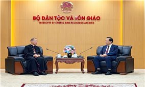 Bộ trưởng Đào Ngọc Dung tiếp Tổng Giám mục Tổng giáo phận Hà Nội