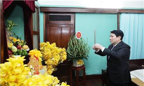Chủ tịch nước Lương Cường dâng hương tưởng niệm Chủ tịch Hồ Chí Minh tại Nhà 67