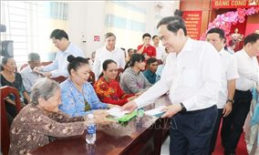 Chủ tịch Quốc hội Trần Thanh Mẫn chúc Tết tại TP. Cần Thơ