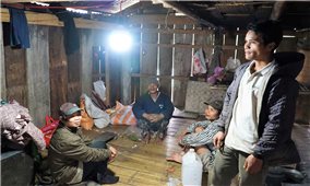 Ánh điện tỏa sáng, mở tương lai cho đồng bào Xơ Đăng ở Tu Thôn