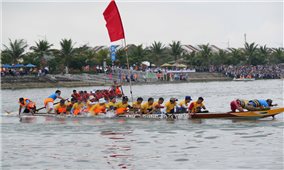 Sông Thu Bồn náo nhiệt với giải đua thuyền đầu Xuân