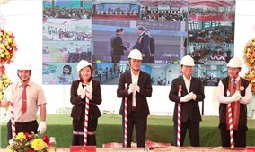 Thắp sáng tương lai cho học sinh vùng biên giới