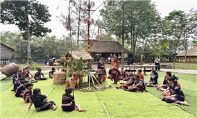 Cách đồng bào Xtiêng 