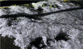 Mưa đá phủ trắng nhiều xã vùng cao Tuyên Quang