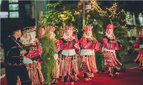 Người mở lối thoát nghèo từ du lịch ở Lô Lô Chải