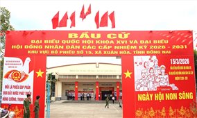 Sắc đỏ rực rỡ nơi bản làng hướng về Ngày hội non sông