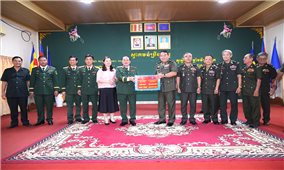 Thăm, chúc Tết các đơn vị Quân đội Hoàng gia Campuchia nhân dịp Tết cổ truyền Chôl Chnăm Thmây