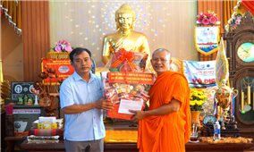 Sở Dân tộc và Tôn giáo tỉnh An Giang thăm, chúc Tết Chôl Chnăm Thmây đồng bào Khmer