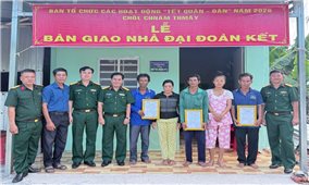 Bộ CHQS tỉnh An Giang trao nhà “Đại đoàn kết” cho 3 hộ đồng bào Khmer trước Tết Chôl Chnăm Thmây năm 2026