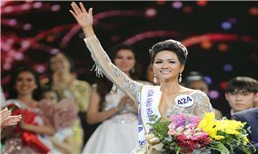 Chê Hoa hậu Hoàn vũ Việt Nam như thế gọi là…vạ chữ!
