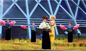 Ngắm sắc phục rực rỡ các dân tộc tỉnh Điện Biên