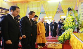 Phó Thủ tướng Thường trực viếng Phó Pháp chủ Giáo hội Phật giáo Việt Nam