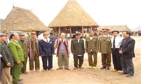 Già làng, trưởng bản tham gia bảo vệ an ninh Tổ quốc