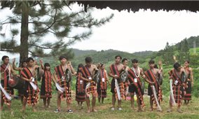 Người Cadong hát dân ca