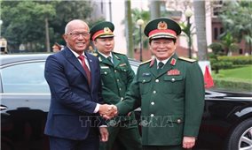 Bộ trưởng Quốc phòng Philippines thăm chính thức Việt Nam