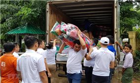 Cộng đồng người Việt tại Myanmar cứu trợ người dân vùng lũ ở bang Mon