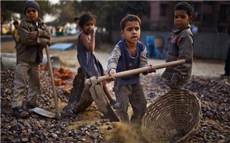 Cần ngăn chặn tình trạng lạm dụng lao động trẻ em