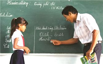 Đắk Lắk phấn đấu năm 2025 đủ giáo viên giảng dạy tiếng Ê Đê cấp tiểu học