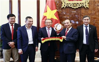 Chủ tịch nước Nguyễn Xuân Phúc: Tiếp tục quan tâm, đầu tư phát triển bóng đá nước nhà