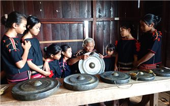 Phát huy giá trị văn hóa truyền thống đồng bào DTTS ở Đắk Lắk: Hiệu quả từ việc cấp chiêng (Bài 2)