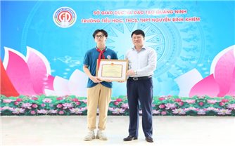 Quảng Ninh: Khen thưởng 2 học sinh đạt Huy chương Vàng Cuộc thi Sáng chế quốc tế