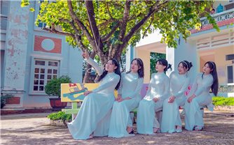 Nữ sinh Lò Thị Xuân Hoa - Niềm tự hào của bản làng, dòng họ