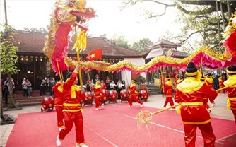 Sôi nổi các hoạt động văn hóa, thể thao tại Lễ hội Thành Bản Phủ