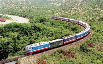 Tăng cường 52 đoàn tàu phục vụ khách dịp lễ 30/4-1/5