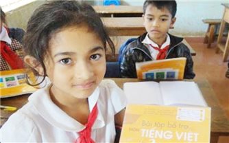 Bình Định: Kiến nghị hỗ trợ giá sách giáo khoa cho học sinh nghèo, cận nghèo, vùng DTTS