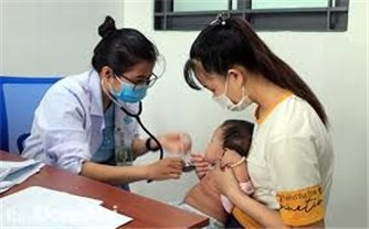 Bộ Y tế hướng dẫn khám sàng lọc trước tiêm chủng với trẻ em