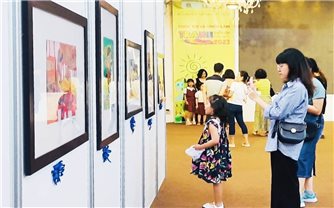 Trưng bày hơn 400 bức tranh tại Triển lãm Tranh thiếu nhi toàn quốc