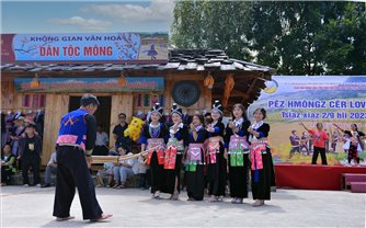 Vui Tết Độc lập cùng đồng bào ở Than Uyên