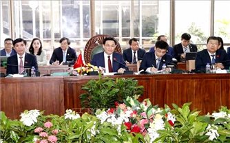 Hội đàm giữa Chủ tịch Quốc hội Vương Đình Huệ và Chủ tịch Quốc hội Bangladesh
