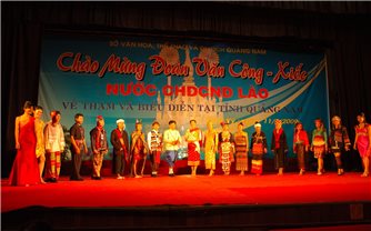 Kết nối hoạt động văn hóa vùng biên giới Việt - Lào