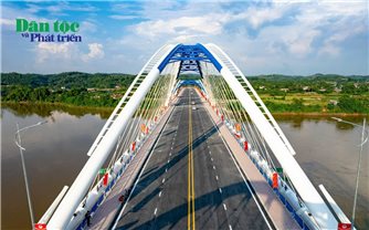 Cây cầu thứ 8 bắc qua sông Hồng tại Yên Bái