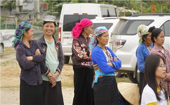 Niềm vui mới trên xóm tái định cư
