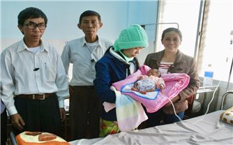 Tăng cường chính sách chăm sóc sức khỏe Nhân dân vùng đồng bào DTTS Gia Lai: Ngăn chặn hiểm họa khi sinh con tại nhà (Bài 1)