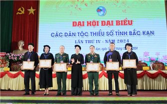 Thứ trưởng, Phó Chủ nhiệm Ủy ban Dân tộc Nông Thị Hà dự Đại hội Đại biểu các DTTS tỉnh Bắc Kạn lần thứ IV, năm 2024