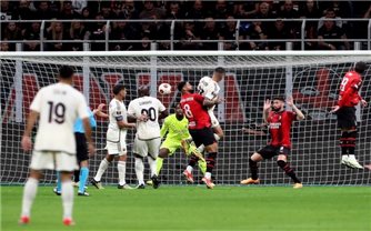 Europa League: Roma khiến AC Milan “ôm hận” ngay tại San Siro