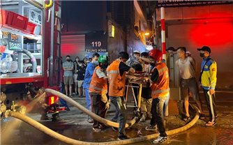 Cháy nhà trọ 5 tầng ở Hà Nội, 14 người chết