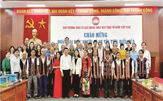 Người có uy tín trong vùng đồng bào DTTS Quảng Nam: Giữ vai trò quan trọng trong xây dựng nông thôn mới