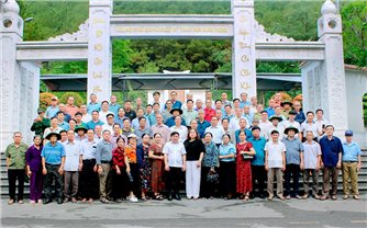 Đoàn đại biểu Người có uy tín tỉnh Bắc Giang đi học tập kinh nghiệm