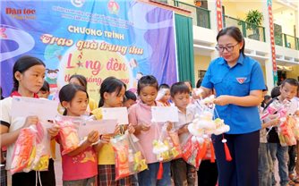 Trung thu đặc biệt của trẻ em Yên Bái - Lào Cai