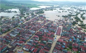 Trong nỗi đau thiên tai càng sáng lên tình dân tộc, nghĩa đồng bào...